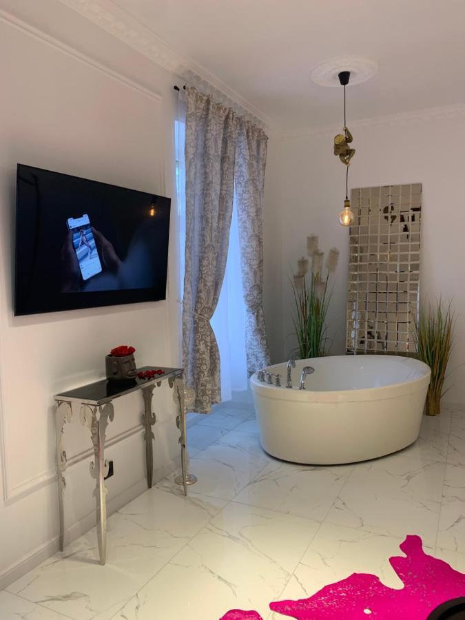 Tiltu 5 Jacuzzi Apartment クライペダ エクステリア 写真