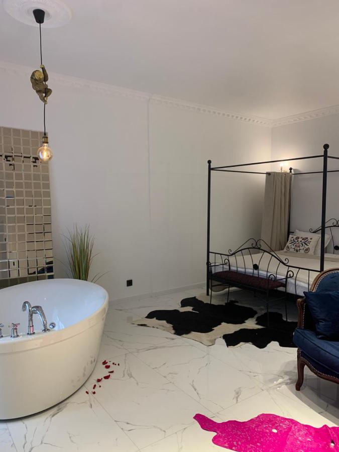 Tiltu 5 Jacuzzi Apartment クライペダ エクステリア 写真