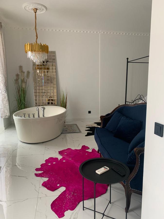 Tiltu 5 Jacuzzi Apartment クライペダ エクステリア 写真